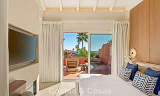 Ruim duplex penthouse te koop met zeezicht in een iconisch strandcomplex op de New Golden Mile, Marbella - Estepona 790822 