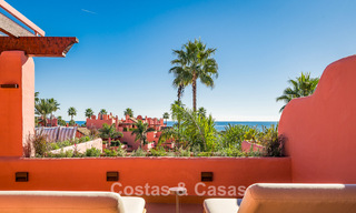 Ruim duplex penthouse te koop met zeezicht in een iconisch strandcomplex op de New Golden Mile, Marbella - Estepona 790832 