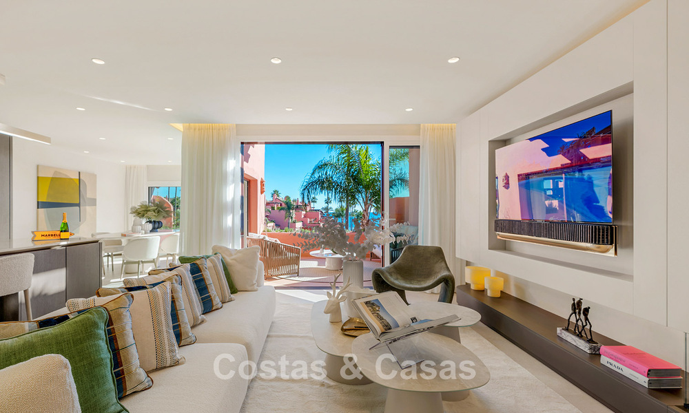 Ruim duplex penthouse te koop met zeezicht in een iconisch strandcomplex op de New Golden Mile, Marbella - Estepona 790844