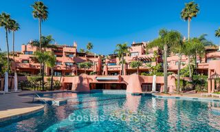 Ruim duplex penthouse te koop met zeezicht in een iconisch strandcomplex op de New Golden Mile, Marbella - Estepona 790858 