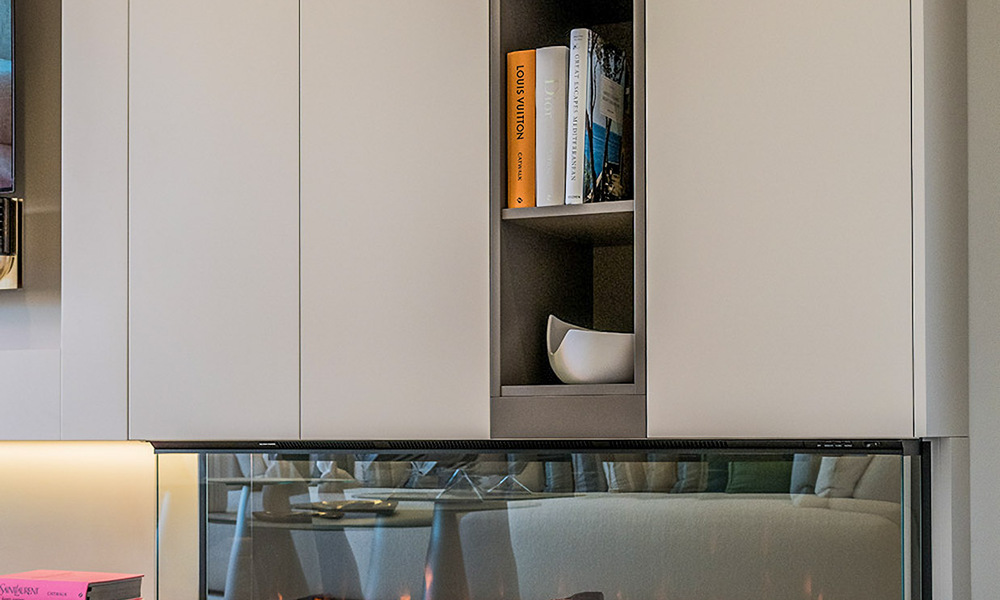 Ruim duplex penthouse te koop met zeezicht in een iconisch strandcomplex op de New Golden Mile, Marbella - Estepona 790859