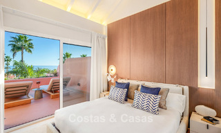 Ruim duplex penthouse te koop met zeezicht in een iconisch strandcomplex op de New Golden Mile, Marbella - Estepona 790861 