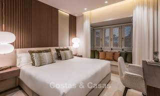 Ruim duplex penthouse te koop met zeezicht in een iconisch strandcomplex op de New Golden Mile, Marbella - Estepona 790870 