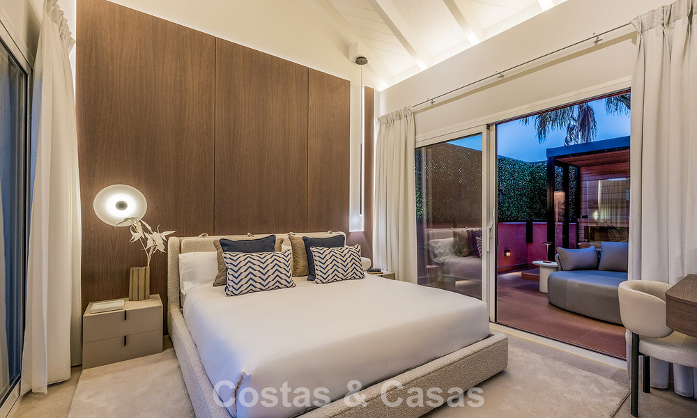 Ruim duplex penthouse te koop met zeezicht in een iconisch strandcomplex op de New Golden Mile, Marbella - Estepona 790872