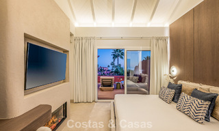 Ruim duplex penthouse te koop met zeezicht in een iconisch strandcomplex op de New Golden Mile, Marbella - Estepona 790874 