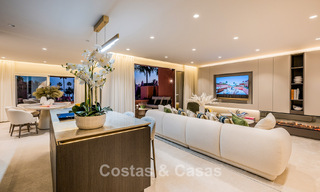 Ruim duplex penthouse te koop met zeezicht in een iconisch strandcomplex op de New Golden Mile, Marbella - Estepona 790879 