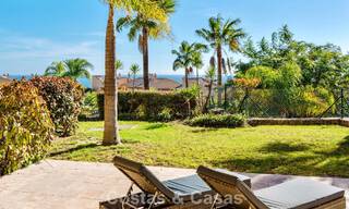 Tuinappartement met zeezicht te koop in een gated complex in Marbella - Benahavis 791247 