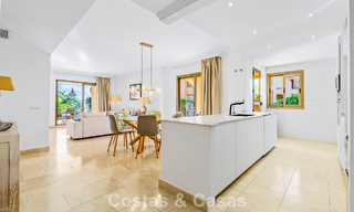 Tuinappartement met zeezicht te koop in een gated complex in Marbella - Benahavis 791260 