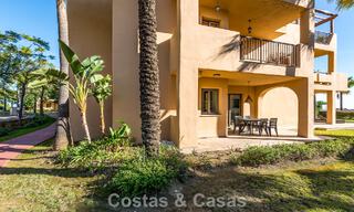 Tuinappartement met zeezicht te koop in een gated complex in Marbella - Benahavis 791277 