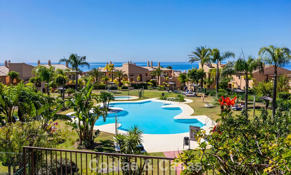 Tuinappartement met zeezicht te koop in een gated complex in Marbella - Benahavis 791282