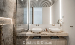 Luxevilla met geavanceerd design te koop met panoramisch zeezicht, binnen een prestigieus golfresort, Marbella - Benahavis 791032 