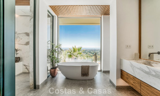 Luxevilla met geavanceerd design te koop met panoramisch zeezicht, binnen een prestigieus golfresort, Marbella - Benahavis 791037 