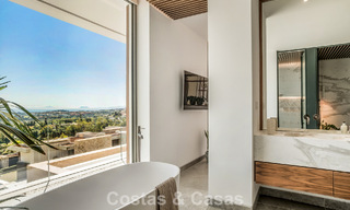 Luxevilla met geavanceerd design te koop met panoramisch zeezicht, binnen een prestigieus golfresort, Marbella - Benahavis 791039 