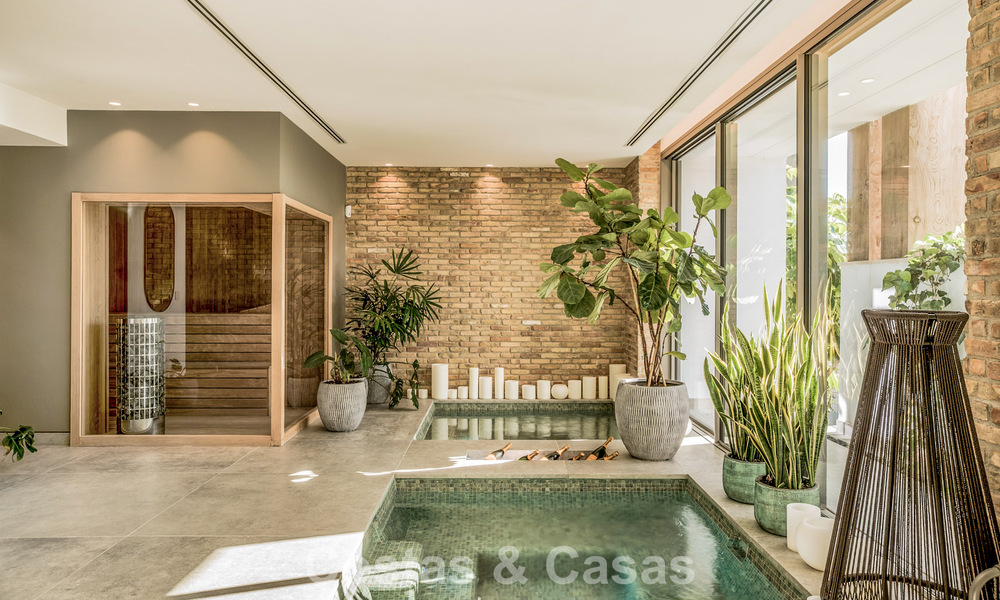 Luxevilla met geavanceerd design te koop met panoramisch zeezicht, binnen een prestigieus golfresort, Marbella - Benahavis 791049