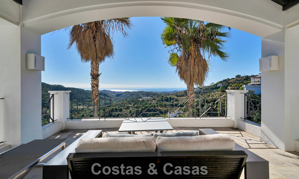 Royale, Spaanse luxevilla te koop, met subliem zeezicht in een gated community in Benahavis - Marbella 791214