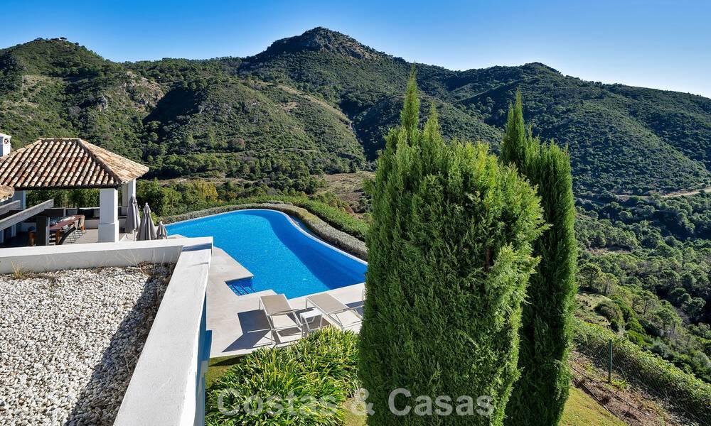 Royale, Spaanse luxevilla te koop, met subliem zeezicht in een gated community in Benahavis - Marbella 791216