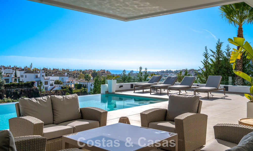 Indrukwekkende, eigentijdse villa te koop aan de golfbaan op de New Golden Mile tussen Marbella en Estepona 791374