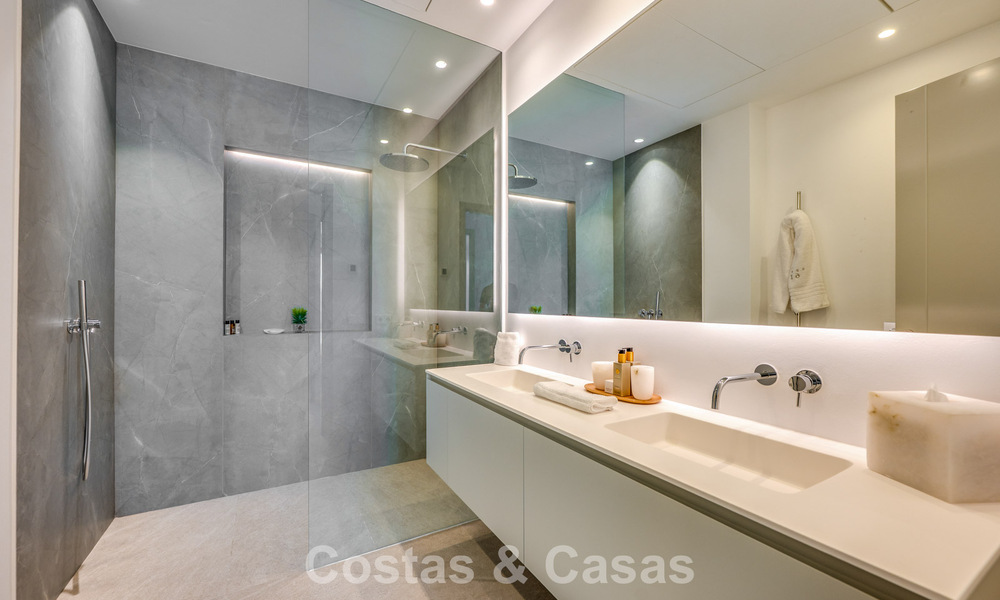 Indrukwekkende, eigentijdse villa te koop aan de golfbaan op de New Golden Mile tussen Marbella en Estepona 791387