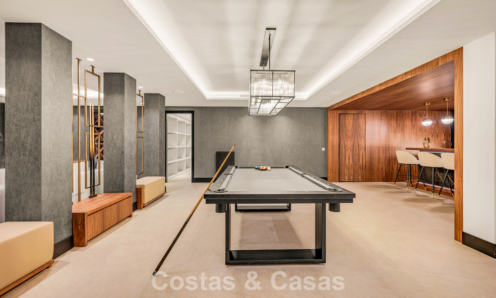 Indrukwekkende, eigentijdse villa te koop aan de golfbaan op de New Golden Mile tussen Marbella en Estepona 791390