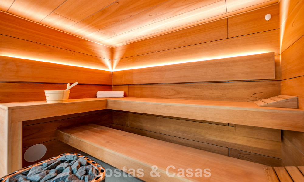 Indrukwekkende, eigentijdse villa te koop aan de golfbaan op de New Golden Mile tussen Marbella en Estepona 791395