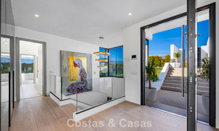 Indrukwekkende, eigentijdse villa te koop aan de golfbaan op de New Golden Mile tussen Marbella en Estepona 791402 