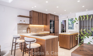 Prachtig, eigentijds, gerenoveerd townhouse met 4 slaapkamers te koop i/e gated community o/d Golden Mile van Marbella 791308 