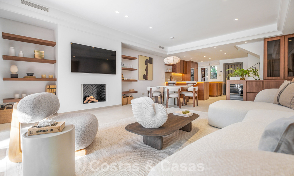 Prachtig, eigentijds, gerenoveerd townhouse met 4 slaapkamers te koop i/e gated community o/d Golden Mile van Marbella 791309
