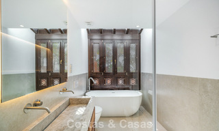 Prachtig, eigentijds, gerenoveerd townhouse met 4 slaapkamers te koop i/e gated community o/d Golden Mile van Marbella 791313 