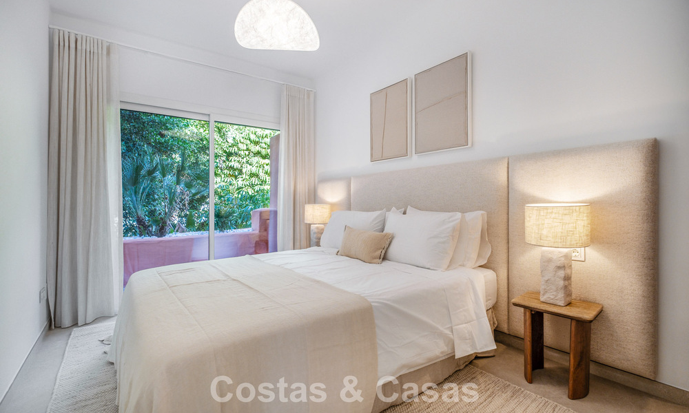 Prachtig, eigentijds, gerenoveerd townhouse met 4 slaapkamers te koop i/e gated community o/d Golden Mile van Marbella 791321