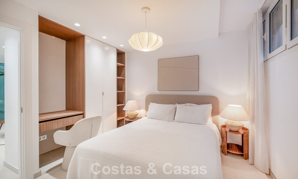 Prachtig, eigentijds, gerenoveerd townhouse met 4 slaapkamers te koop i/e gated community o/d Golden Mile van Marbella 791329