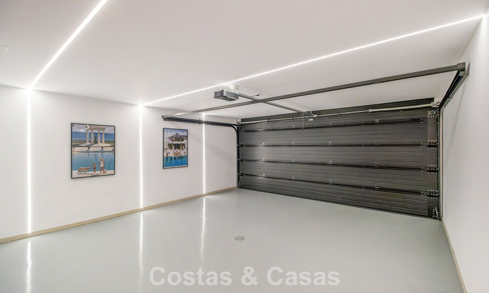 Prachtig, eigentijds, gerenoveerd townhouse met 4 slaapkamers te koop i/e gated community o/d Golden Mile van Marbella 791330