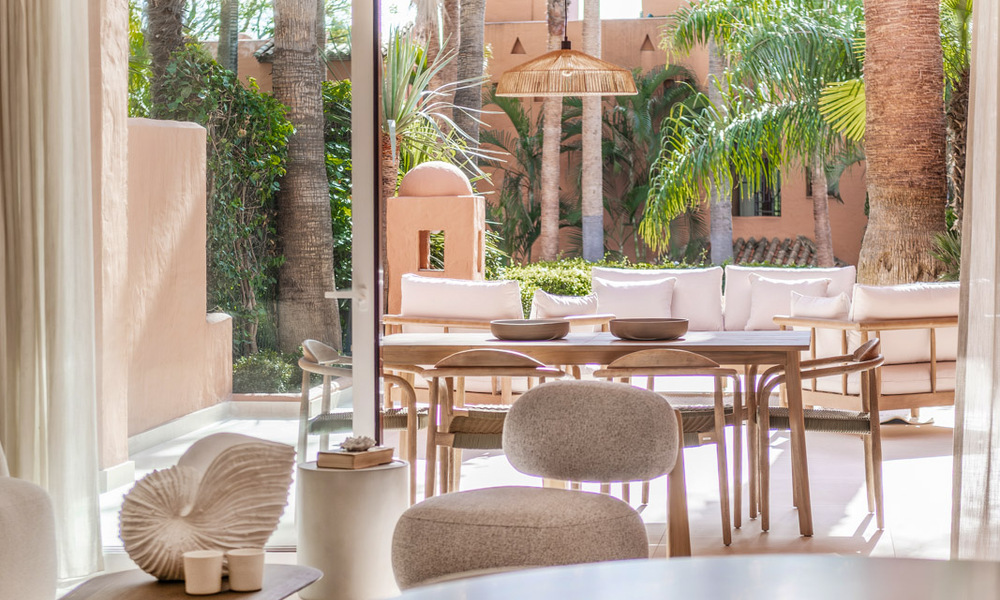 Prachtig, eigentijds, gerenoveerd townhouse met 4 slaapkamers te koop i/e gated community o/d Golden Mile van Marbella 791336