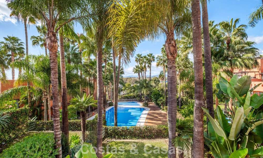Gemoderniseerde luxe townhouse met 4 slaapkamers te koop op de Golden Mile van Marbella 791344