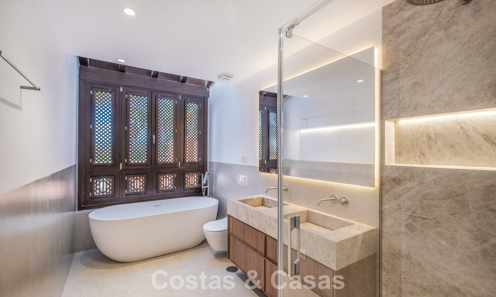 Gemoderniseerde luxe townhouse met 4 slaapkamers te koop op de Golden Mile van Marbella 791345