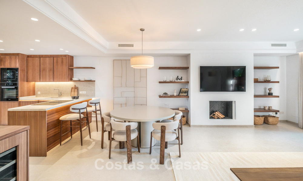 Gemoderniseerde luxe townhouse met 4 slaapkamers te koop op de Golden Mile van Marbella 791356