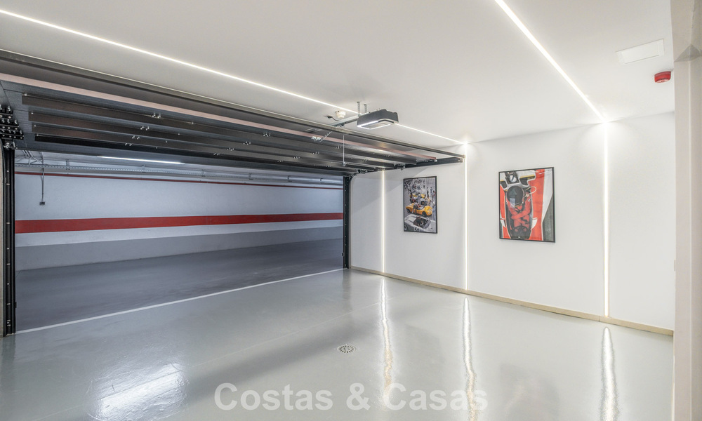 Gemoderniseerde luxe townhouse met 4 slaapkamers te koop op de Golden Mile van Marbella 791370