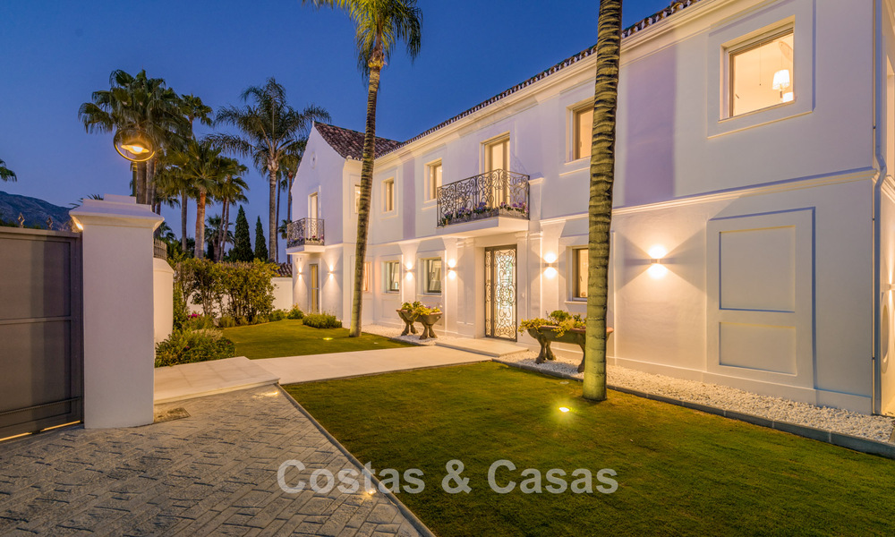 Exclusieve villa te koop, aan de golfbaan in een prestigieuze urbanisatie in Nueva Andalucia, Marbella 791428