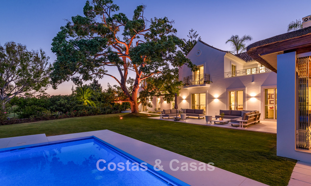 Exclusieve villa te koop, aan de golfbaan in een prestigieuze urbanisatie in Nueva Andalucia, Marbella 791432