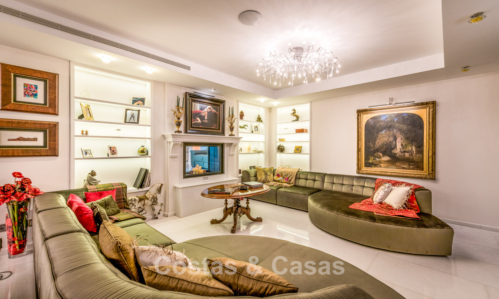 Exclusieve villa te koop, aan de golfbaan in een prestigieuze urbanisatie in Nueva Andalucia, Marbella 791434