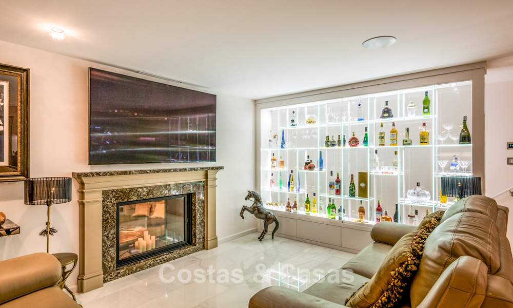 Exclusieve villa te koop, aan de golfbaan in een prestigieuze urbanisatie in Nueva Andalucia, Marbella 791443