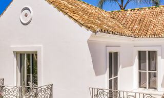 Exclusieve villa te koop, aan de golfbaan in een prestigieuze urbanisatie in Nueva Andalucia, Marbella 791446 