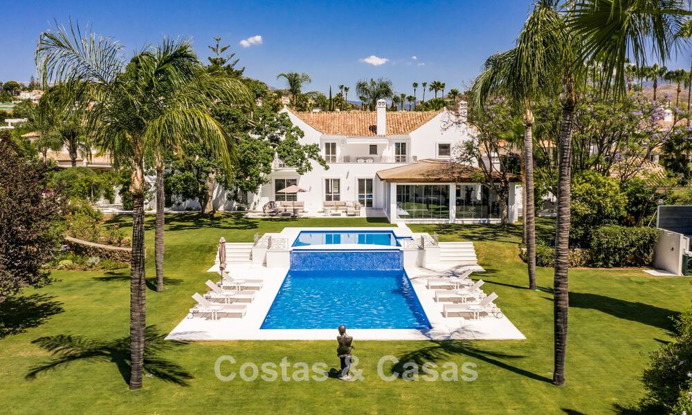 Exclusieve villa te koop, aan de golfbaan in een prestigieuze urbanisatie in Nueva Andalucia, Marbella 791451