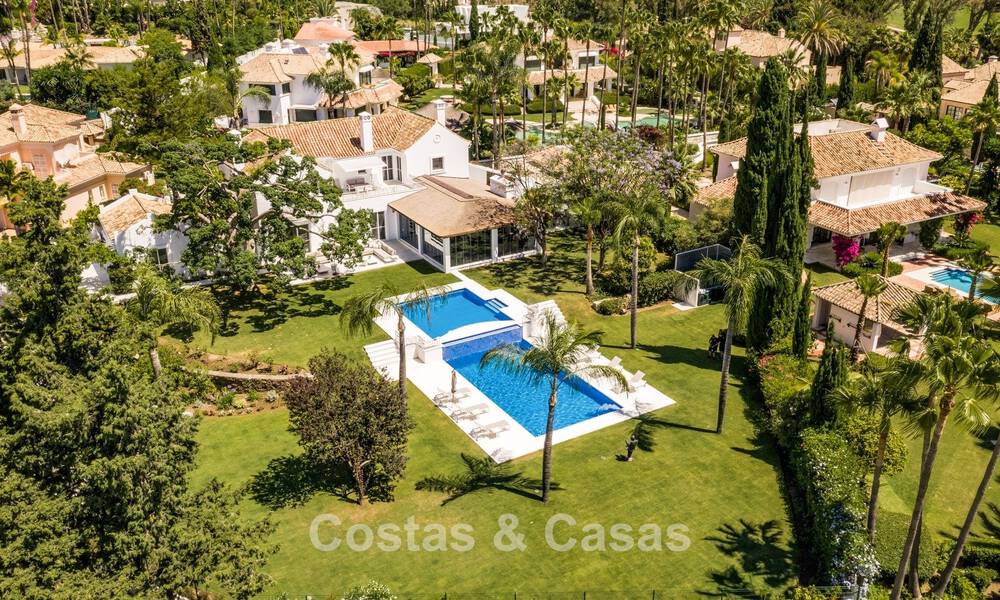 Exclusieve villa te koop, aan de golfbaan in een prestigieuze urbanisatie in Nueva Andalucia, Marbella 791452