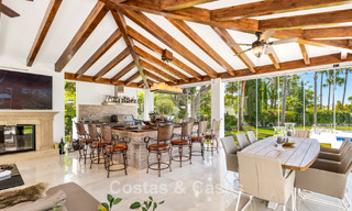 Exclusieve villa te koop, aan de golfbaan in een prestigieuze urbanisatie in Nueva Andalucia, Marbella 791468 