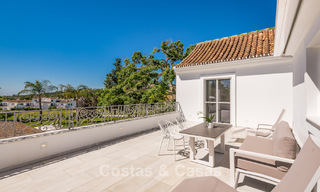 Exclusieve villa te koop, aan de golfbaan in een prestigieuze urbanisatie in Nueva Andalucia, Marbella 791479 