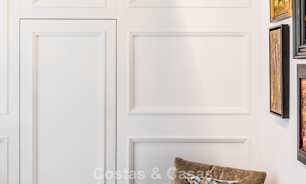 Exclusieve villa te koop, aan de golfbaan in een prestigieuze urbanisatie in Nueva Andalucia, Marbella 791485