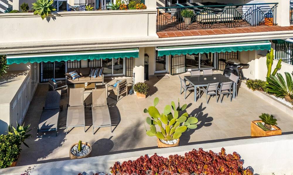 Eigentijd gerenoveerd appartement te koop in Nueva Andalucia op loopafstand van het strand en Puerto Banus, Marbella 790897