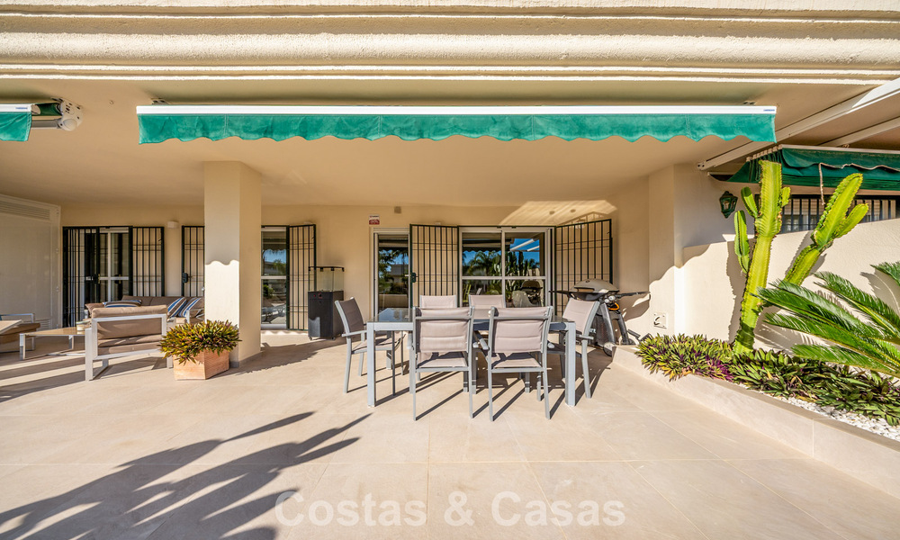 Eigentijd gerenoveerd appartement te koop in Nueva Andalucia op loopafstand van het strand en Puerto Banus, Marbella 790915