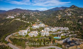 Luxueus 3-slaapkamer appartement te koop met panoramisch zeezicht in een gated resort in Marbella - Benahavis 791536 