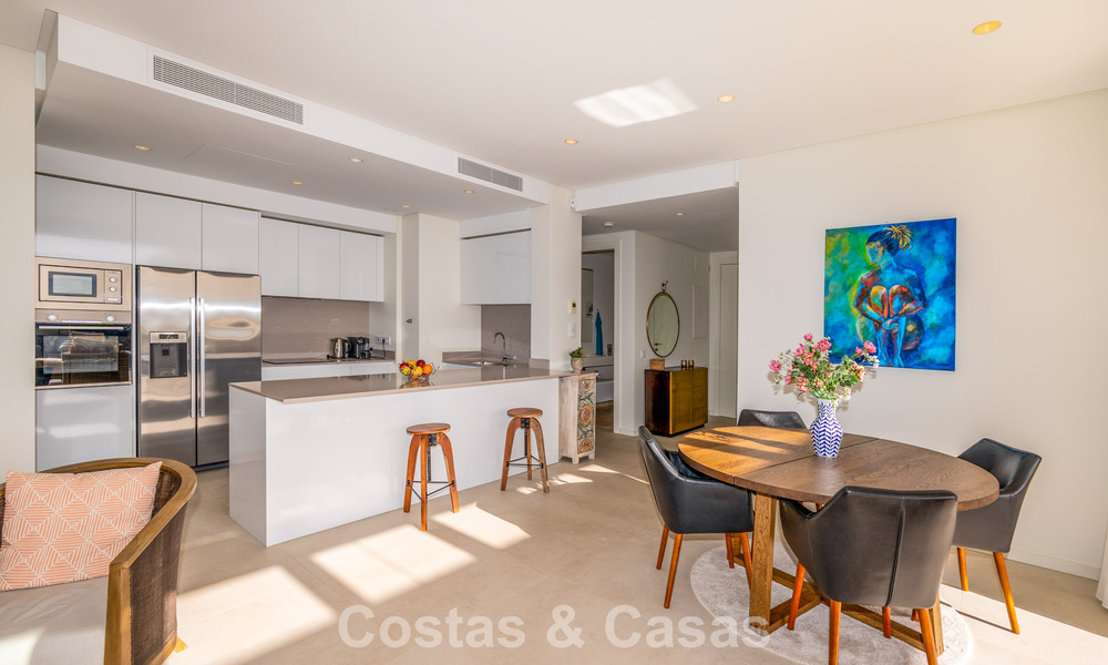 Luxueus 3-slaapkamer appartement te koop met panoramisch zeezicht in een gated resort in Marbella - Benahavis 791561